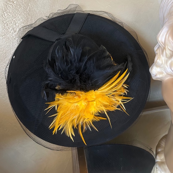 ASTOUNDING BLACK FELT WIDE BRIM HAT WITH BL;ACK & YELLOW FEATHER S main image 13